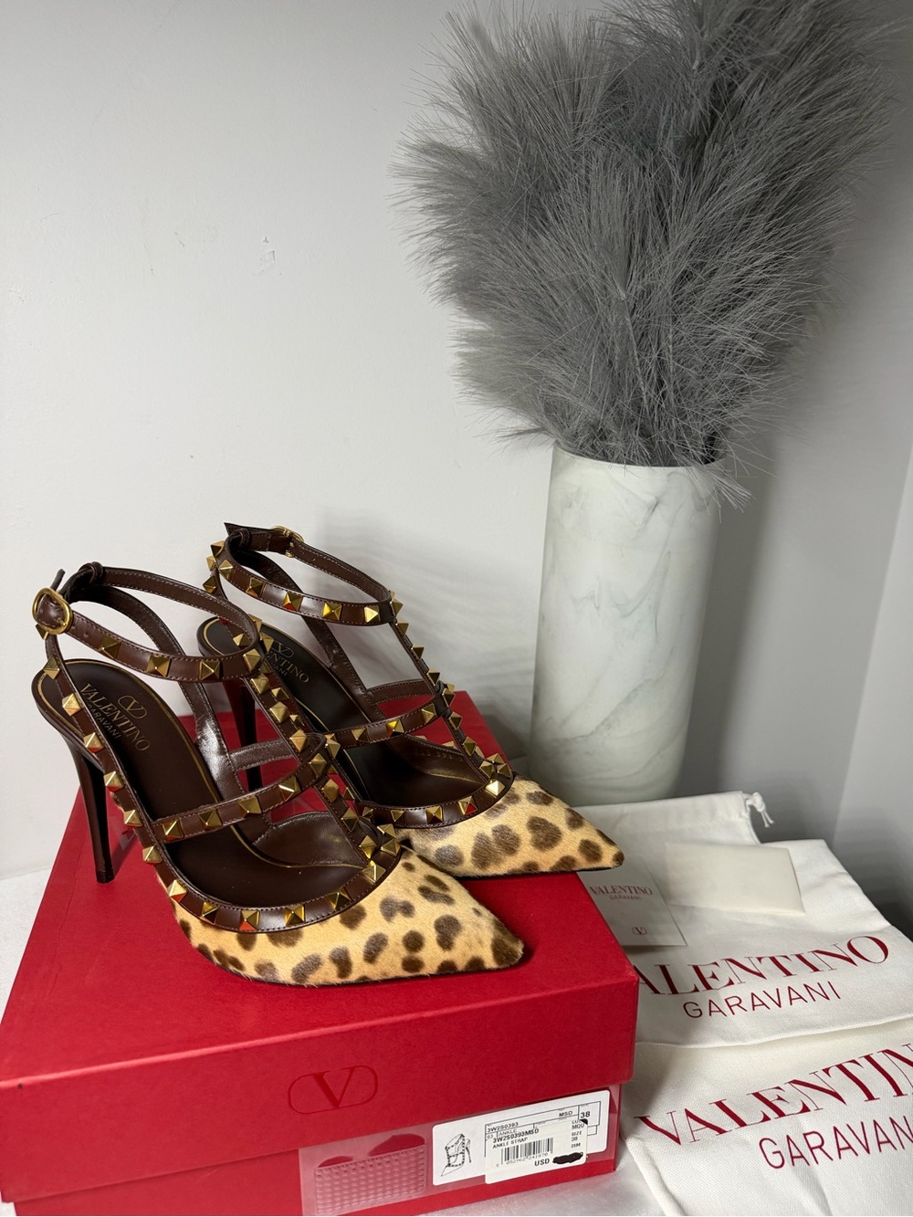 Valentino Garavani Rockstud embellished leather pumps AUTHENTIC